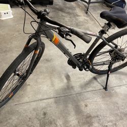 Hybrid Bike Diamondback Details In Description 