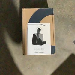 Plantronics - CS540 Wireless DECT Headset (Poly) - Single Ear (Mono) Convertible (3 Wearing Styles) - Connects to Desk Phone - Noise Canceling Microph