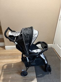 New light weight stroller 50lbs limit foldable