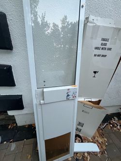 Automatic pet door