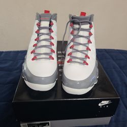 Air Jordan 9 Retro - (Fire Red) 