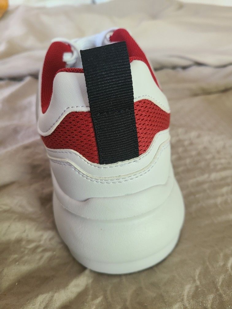 Tommy Hilfiger Men's Skyler Sneaker Size 9