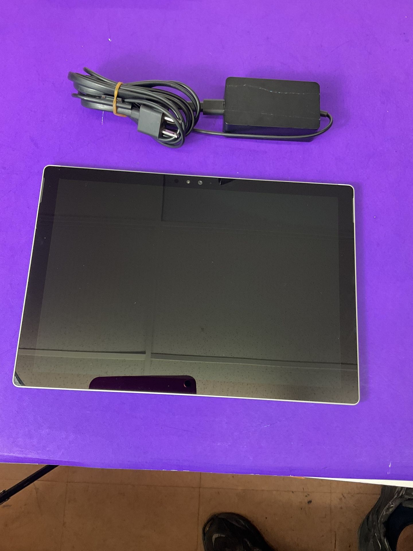 Microsoft Surface Pro 4 – Intel i5, 4GB RAM, 128GB SSD, 12.3” Touchscreen, Windows 10 Pro