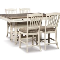 Bolanburg Counter Height Dining Table and 4 Barstools