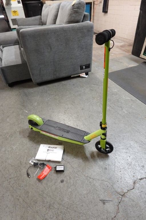 Razor Black Label E90 Electric Scooter – Green