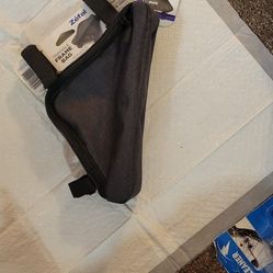 Triangle Frame Pocket