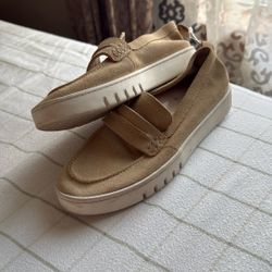 Vionic Slip on Suede
