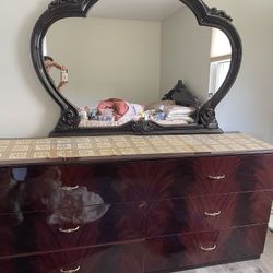 Dresser With Mirror