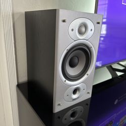 Pair of Polk Audio RTi4 Speakers