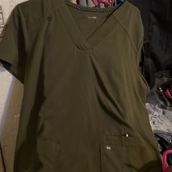 BNWT SMOKEY GREY COLOR SCRUB SET KOI SIZE L