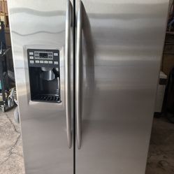 Side by Side Refrigerator 