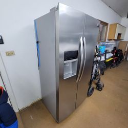Frigidaire Refrigerator 
