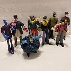 BEATLES 2000 Yellow Sub Sgt Peppers Lonely Hearts Club Band Figures 