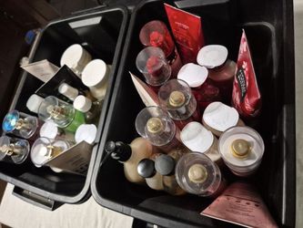 2 Tote Bundle 32pcs Bath And Body 