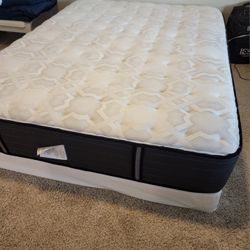 Sealy Queen Size Mattress & Box Spring