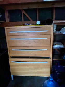 Dresser