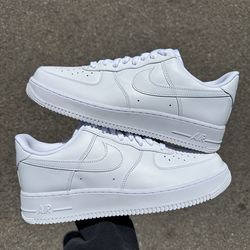 Nike Air Force 1 Triple White