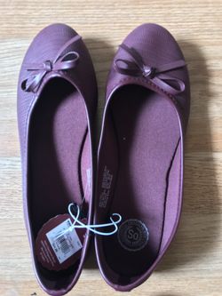 Brand new burgundy 🍷 color flats