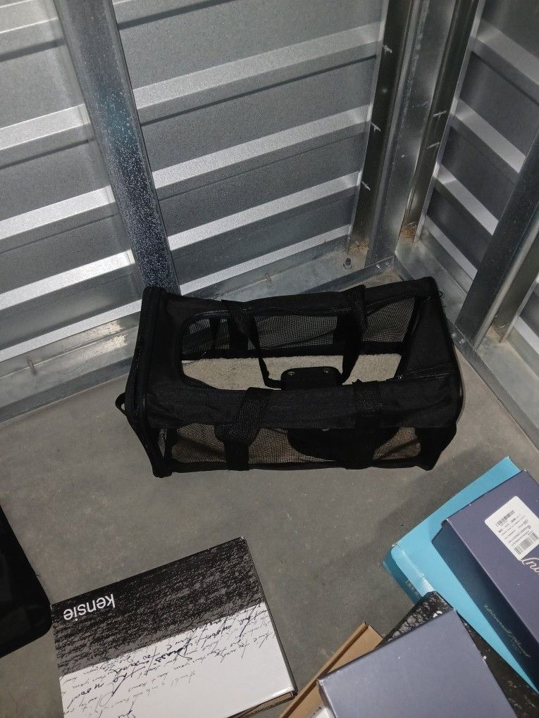 Cat carrier