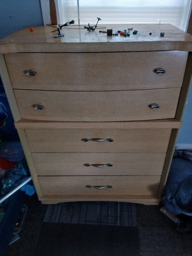 Dresser