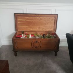 1940 CEDAR CHEST