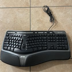 Microsoft Natural Ergonomic Keyboard 4000 for Business - Wired