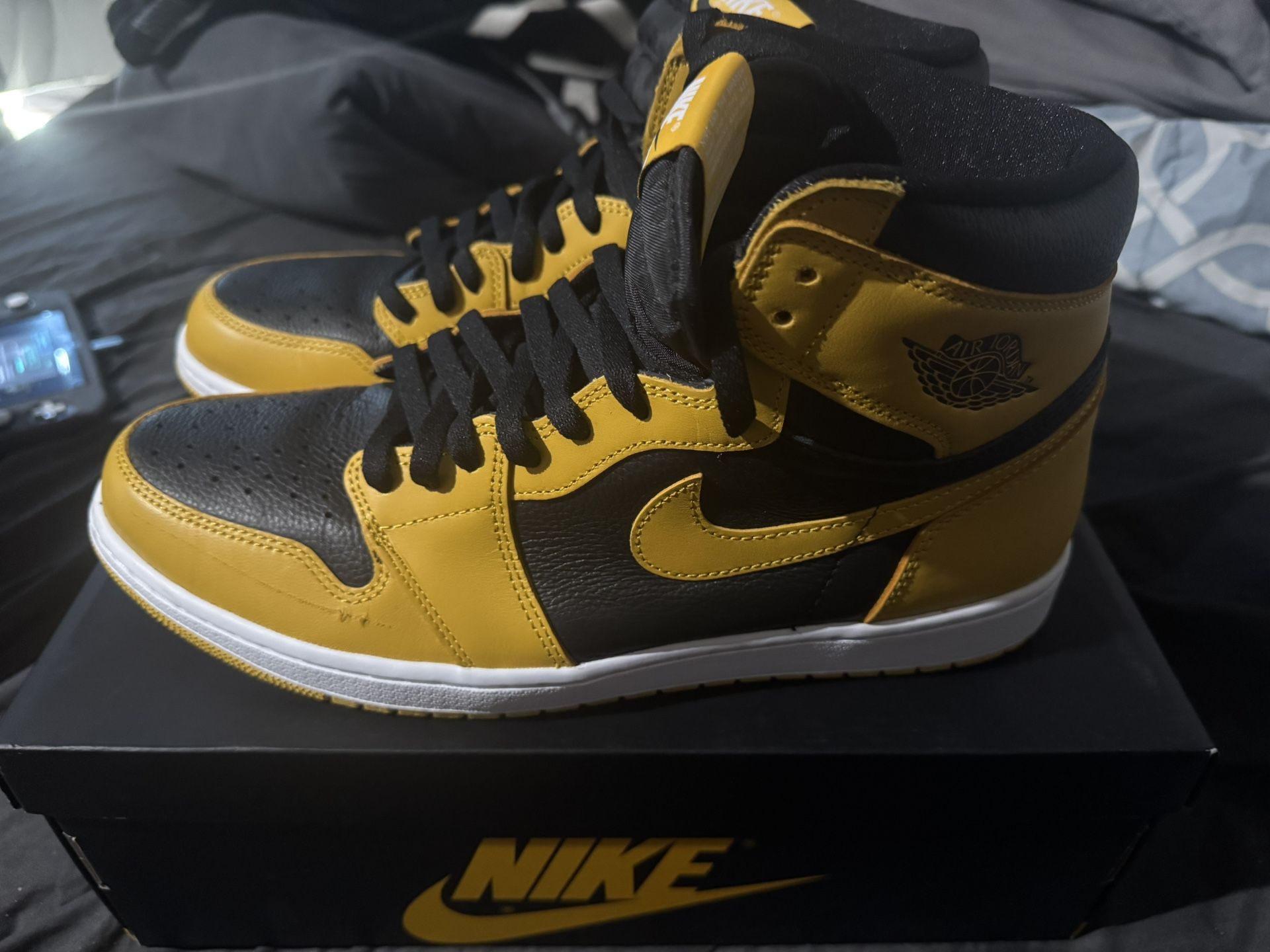 Nike Air Jordan 1 Pollen Mens Shoe Size 13