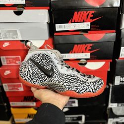 Nike Elephant Print Foams size 9  USED But Clean