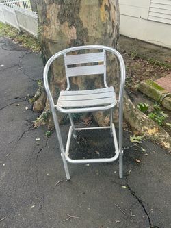 Bath chair aluminum 25.00 Foxchase 19111