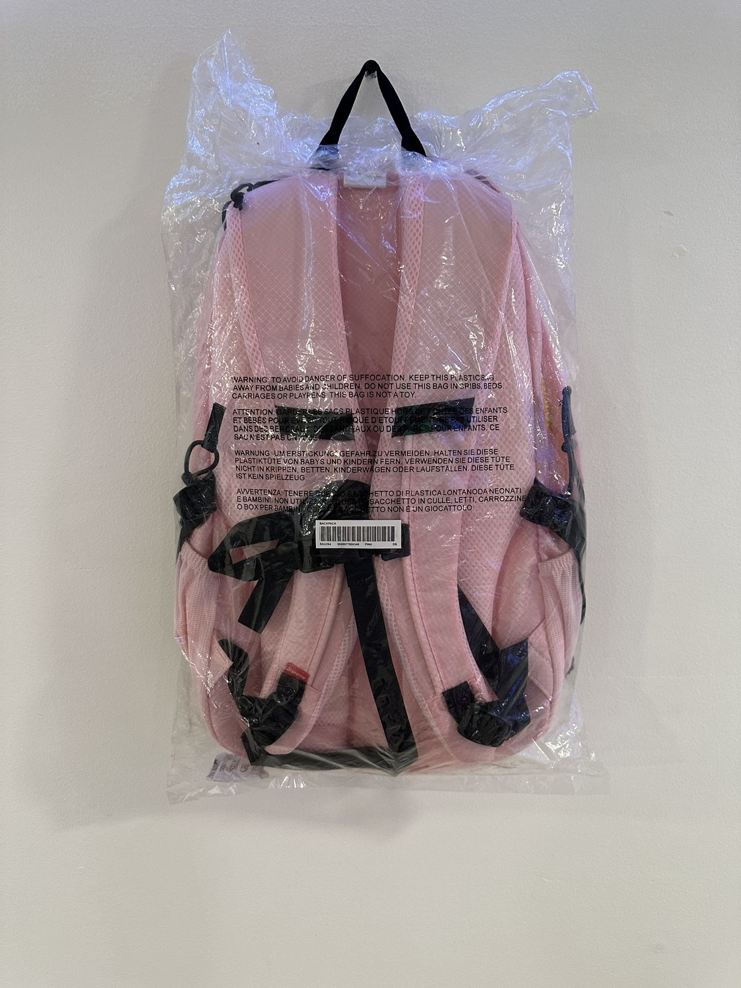 Authentic Pink Supreme Backpack (SS22)UNISEX BRAND NEW NEVER Authentic Pink Supreme Backpack (SS22)UNISEX BRAND NEW NEVER