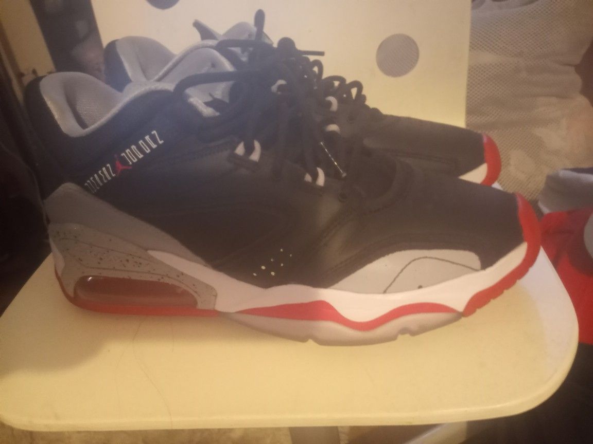 Like New Size 10 Men's Airmax Jordans