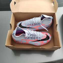 Youth Cleats Size 2.5