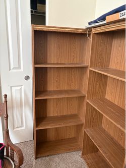 Standing book shelves