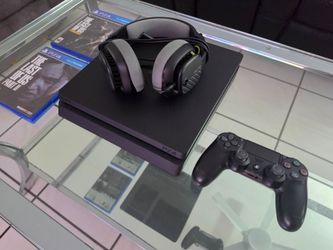 PLAYSTATION 4 SLIM / 2 JUEGOS A ELEGIR UN MANDO Y HEADSET