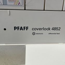 Pfaff Coverlock 4852
