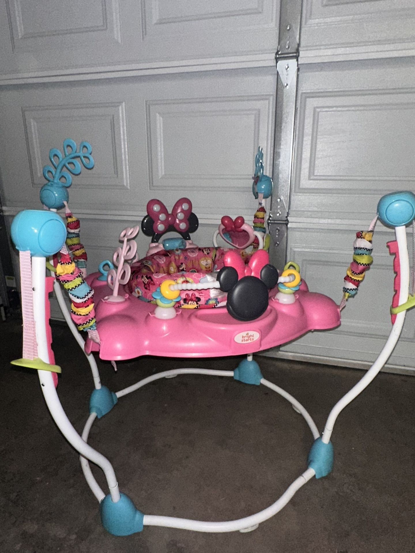 Disney Baby Minnie Mouse PeekABoo Activity