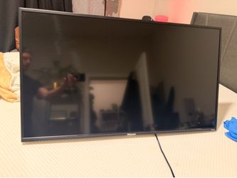 40" Hisense Smart Roku TV (1080p FHD) - Great Condition