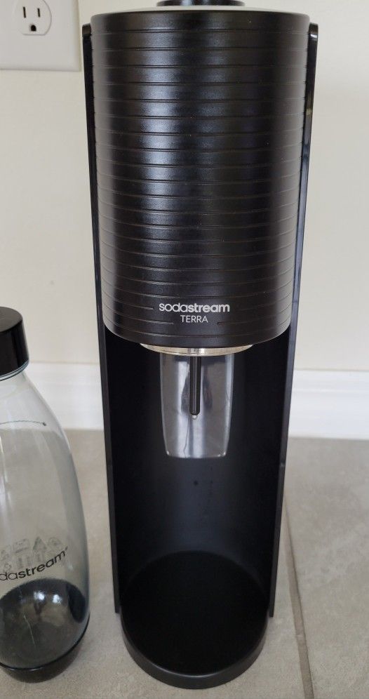 Terra Sparkling Water Maker (Black) with CO2 and Dishwasher Safe Bottle