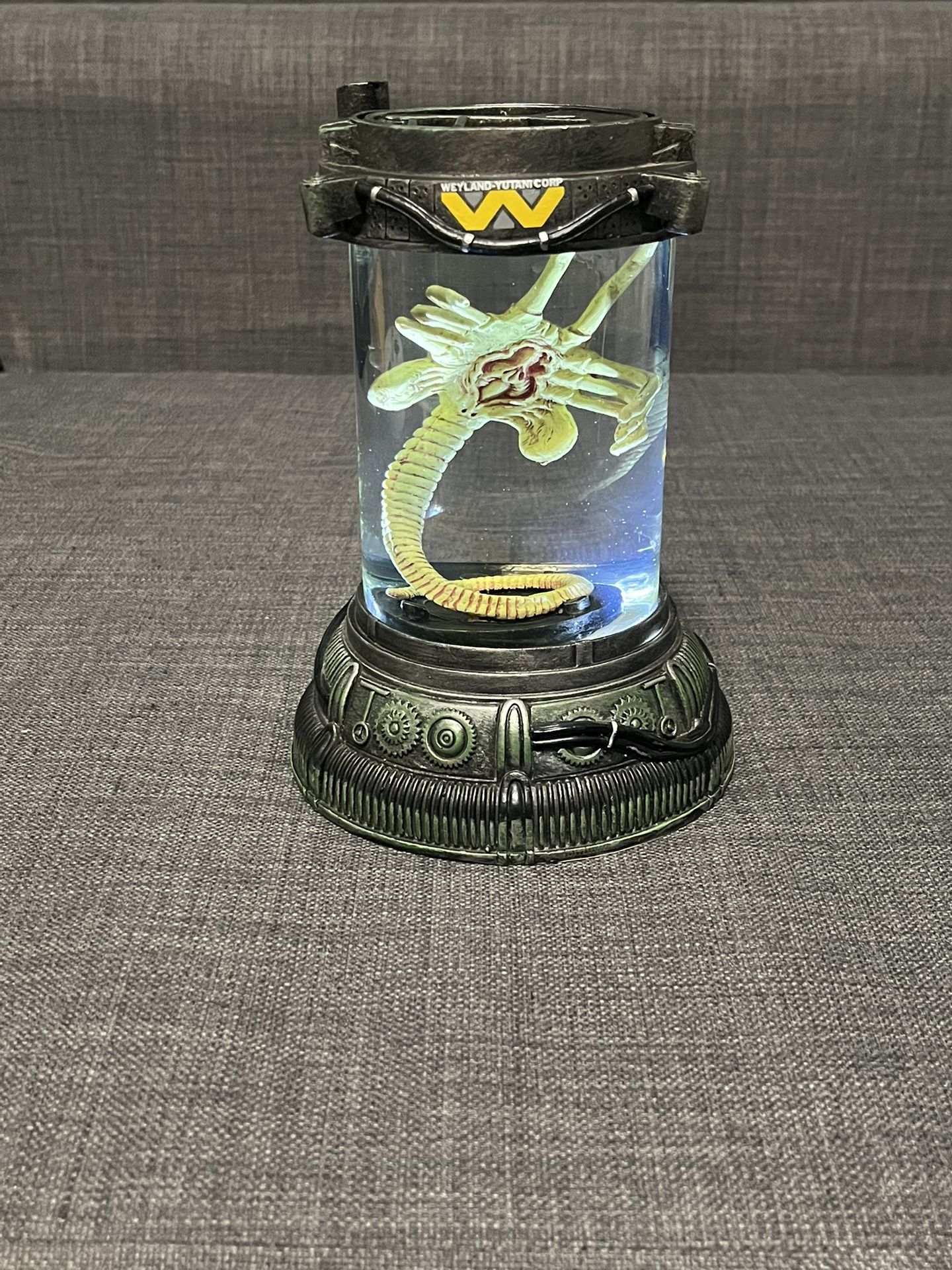 ALIEN COLLECTIBLE PIECE