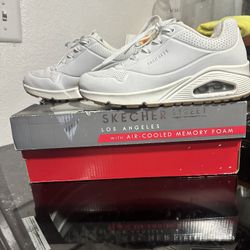 Skechers Women Sneakers 