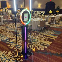 📸 Photo Booth For Your Next Event 📸