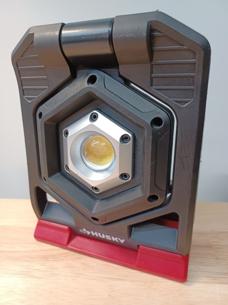 Husky rechargeable 1500 Lumen work light