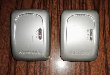 Netgear Wall Plugged Network Bridge XE102 Pair Set