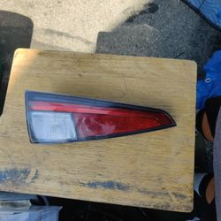 TOYOTA PRIUS Taillight Driver Side NICE CONDITION ORIGINAL 2016-2018
