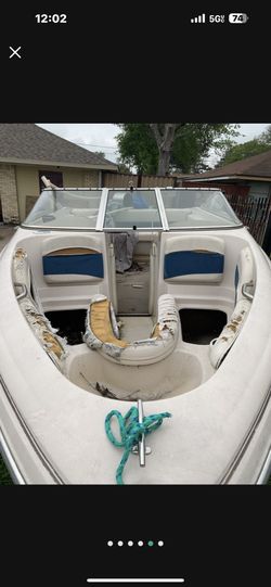 Larson Boat Needs Cylinder Fixed AS IS