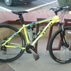 2014 Trek Marlin Model 5 Disk Brakes, 29" Mountain Bike Mint Condition