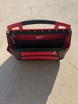 Milwaukee PACKOUT 15” Tool Tote