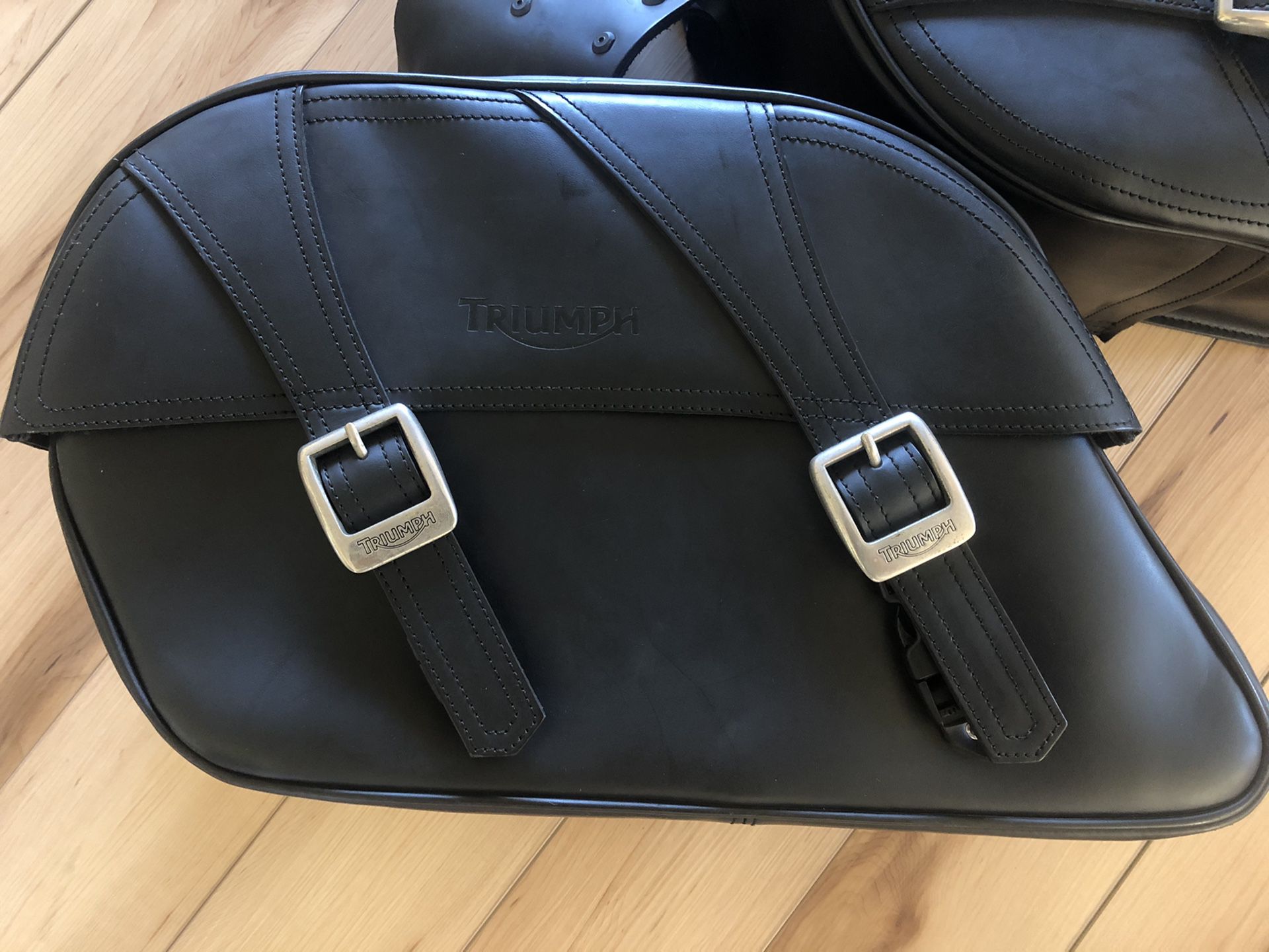 Triumph America & Speedmaster OEM Leather Saddlebags Luggage Bags A9520019