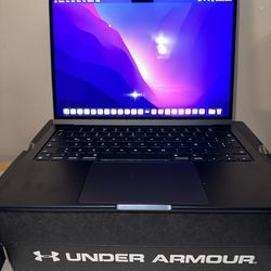 MacBook Air M2 - UNUSED (1 Battery Cycle)- 100% Battery Health 🔋 - Includes MagSafe Charger. MINT!!!! SPANISH Keyboard