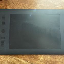 Professional Intuos Pro Touch Tablet